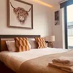 Trendy Shoreditch 3 Bed 2 Bath Penthouse With Terrace & Park View
