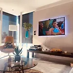 Trendy Shoreditch 3 Bed 2 Bath Penthouse With Terrace & Park View