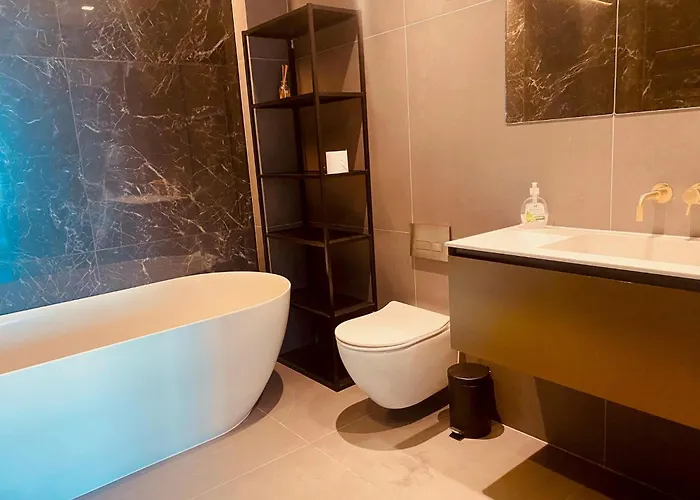 Trendy Shoreditch 3 Bed 2 Bath Penthouse With Terrace & Park View