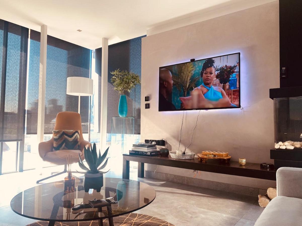 Trendy Shoreditch 3 Bed 2 Bath Penthouse With Terrace & Park View