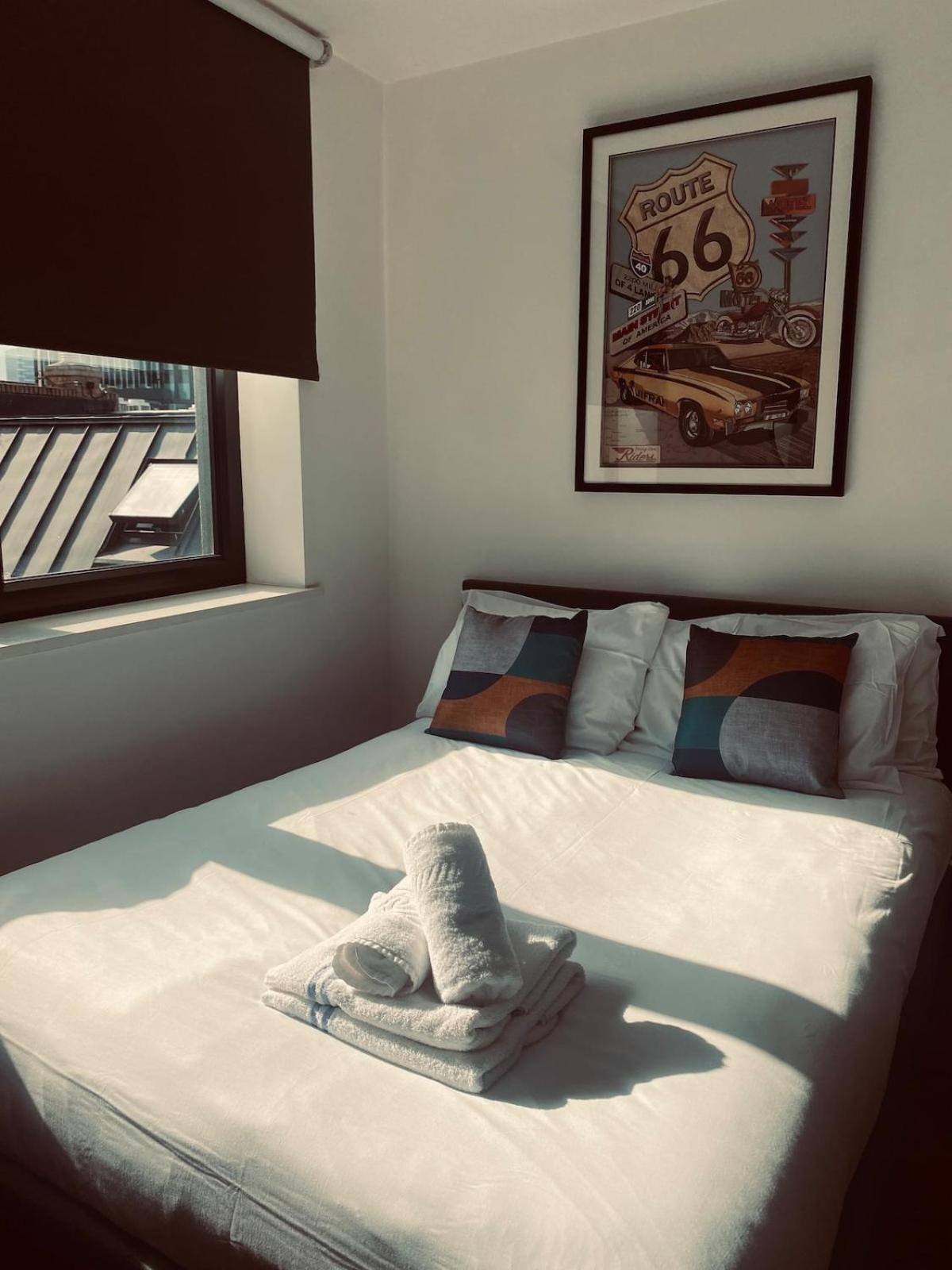 Trendy Shoreditch 3 Bed 2 Bath Penthouse With Terrace & Park View * Londra