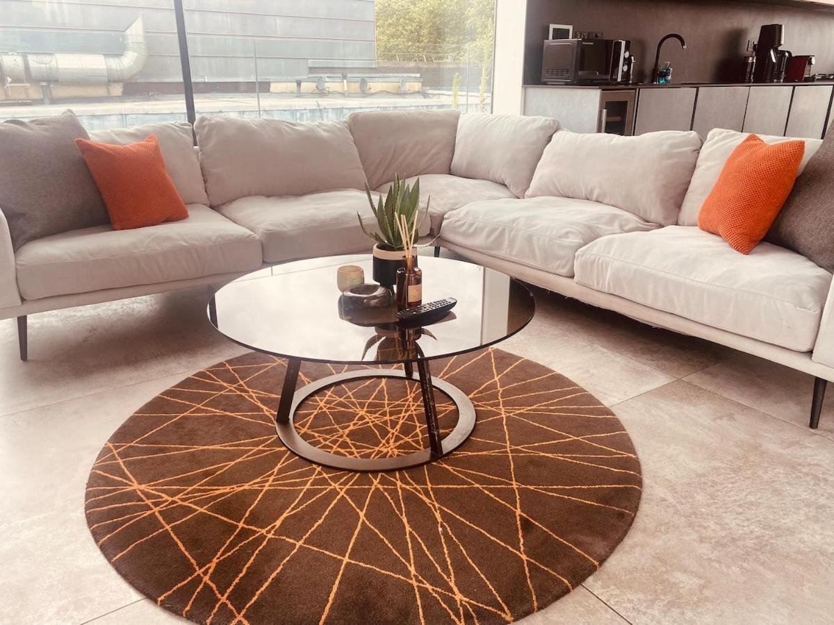 Trendy Shoreditch 3 Bed 2 Bath Penthouse With Terrace & Park View London